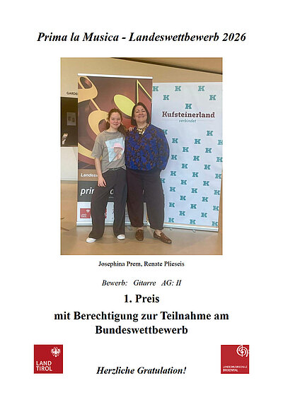 Josephina Prem mit Lehrerin Renate Plieseis