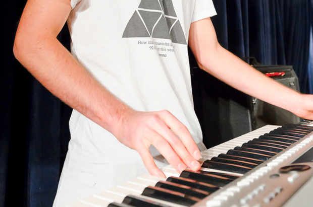 Keyboard mit Händen