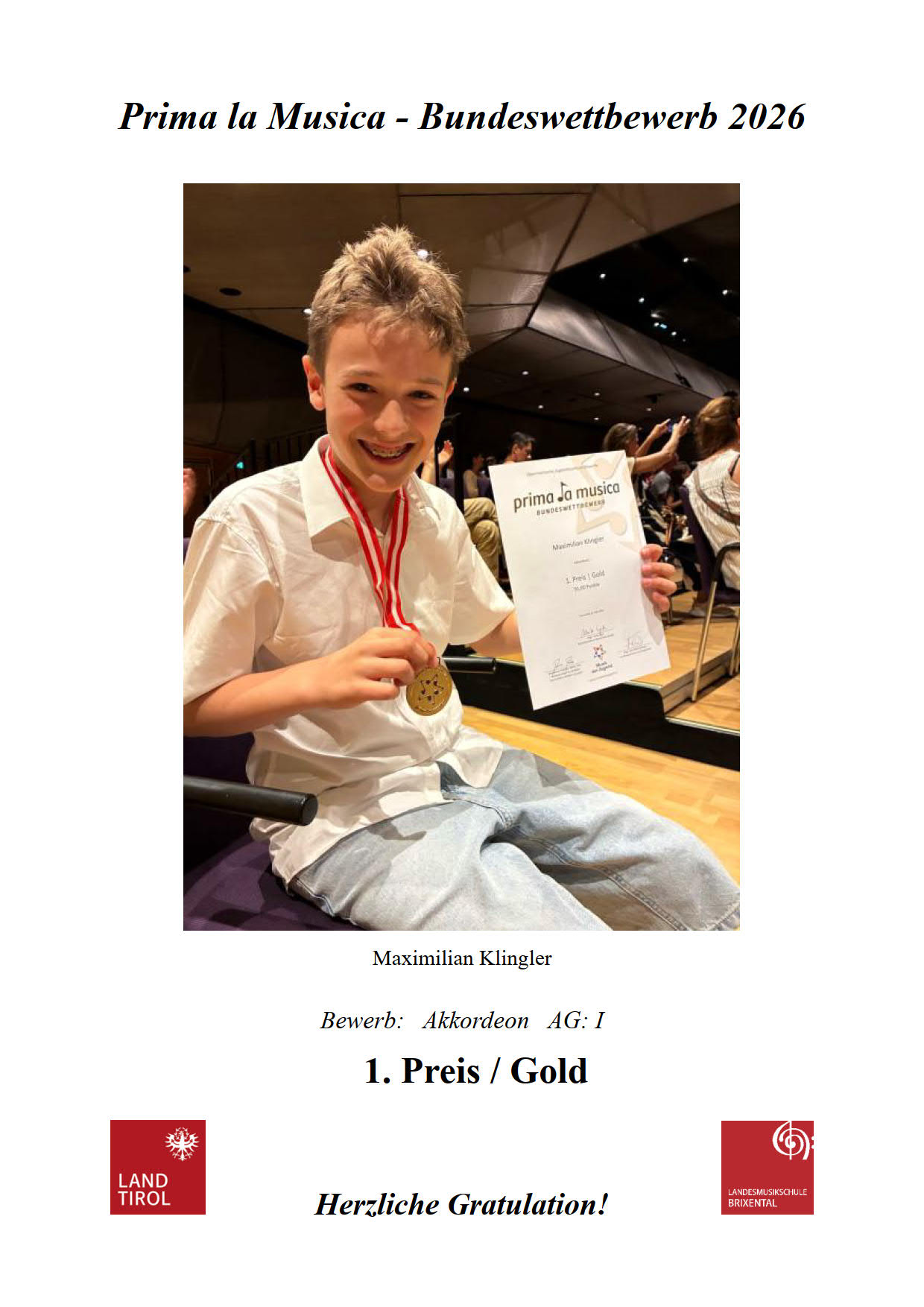 Ein strahlender Maximilian Klingler mit Urkunde und Goldmedaille vom Prima la Musica Bundeswettbewerb 2026
